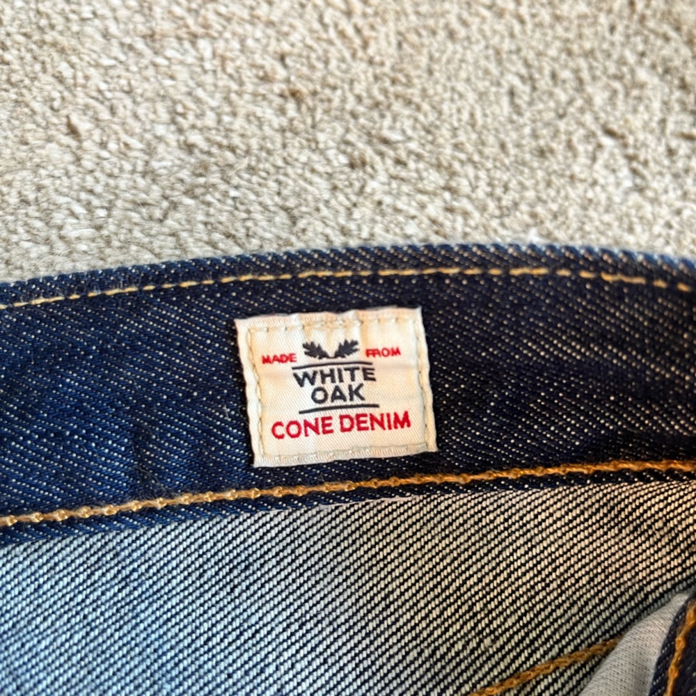 Levi's Premium White Oak Denim - Dark Wash - Straight Fit Jeans - Picture 4 of 9